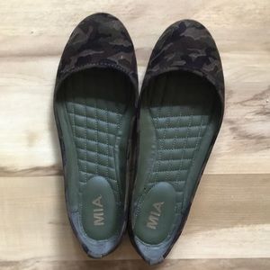 Mia Green Camouflage Flats
